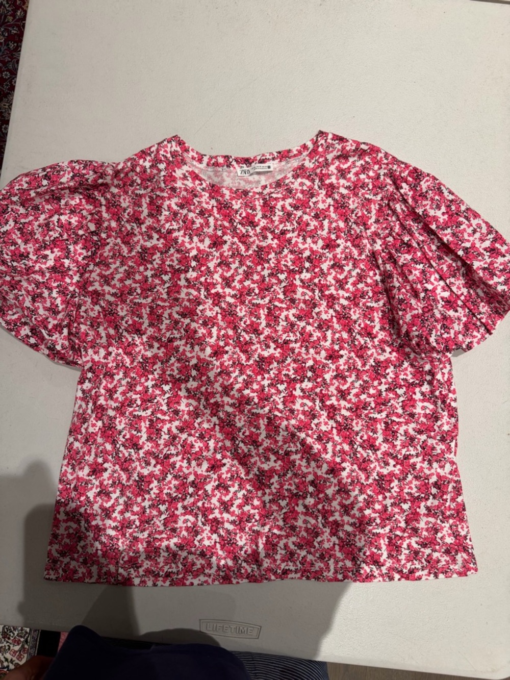 Zara Hot Pink and Black Floral Puff Sleeve Top